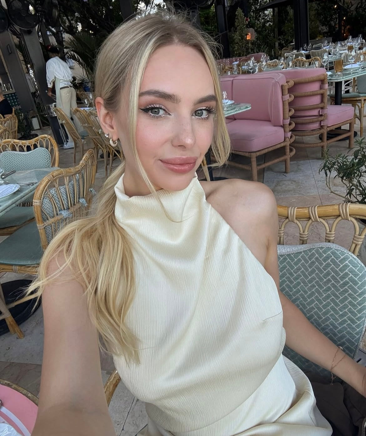 Anastasiia X