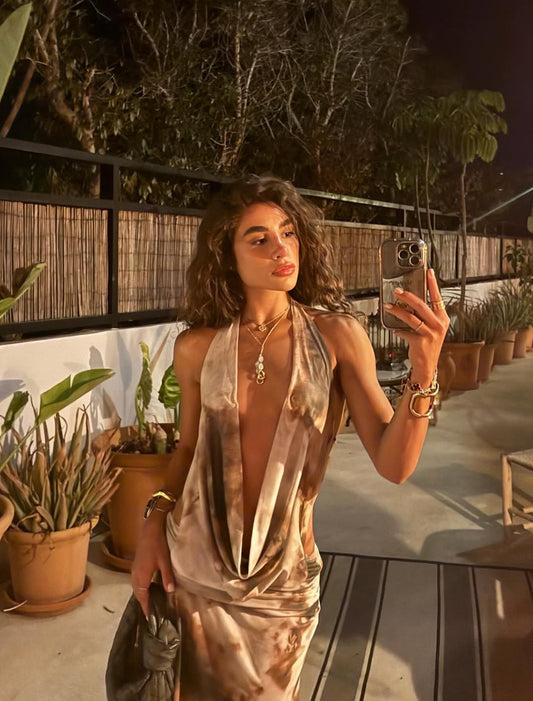 Camila R