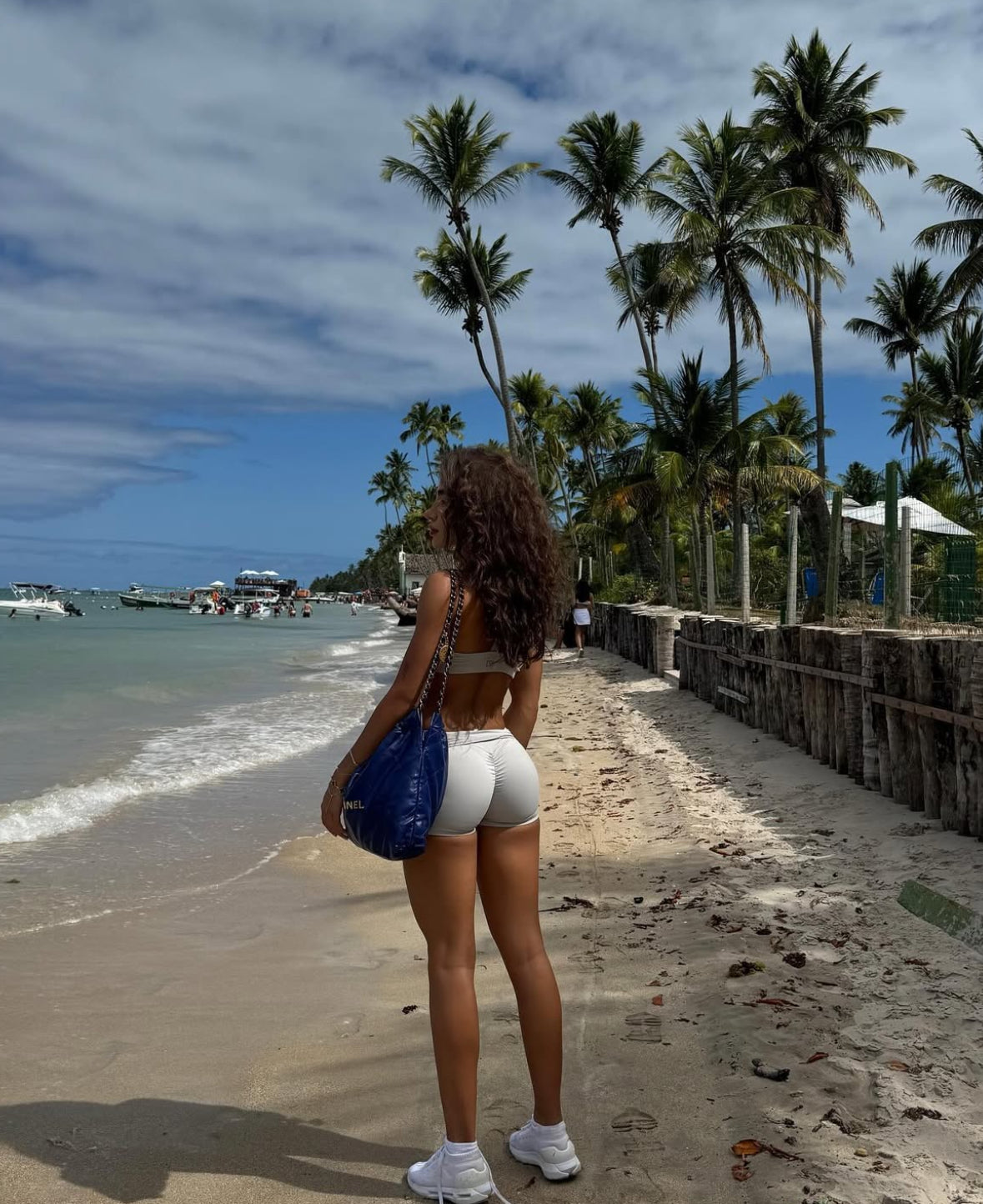 Camila R