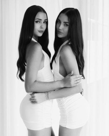 Twins - Anna & Jenna