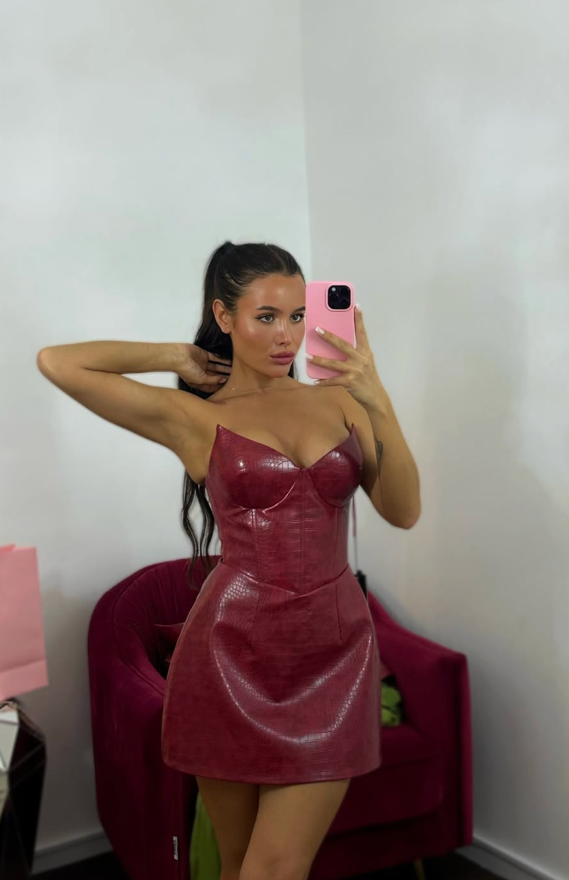 Tati F