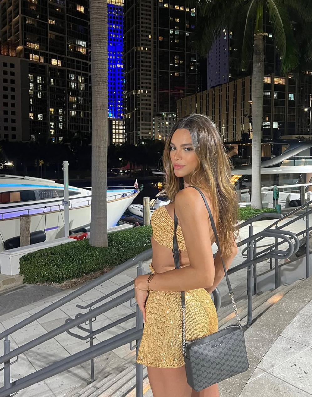 Bruna B